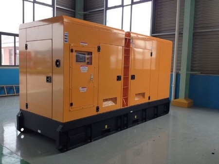 400kw/500kVA Cummins 침묵하는 디젤 엔진 발전기 세트 /Gensets (QSZ13-G3) GDC500*S